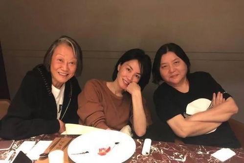 娱乐吃瓜电影经纪人,揭秘娱乐圈吃瓜电影经纪人的真实生活